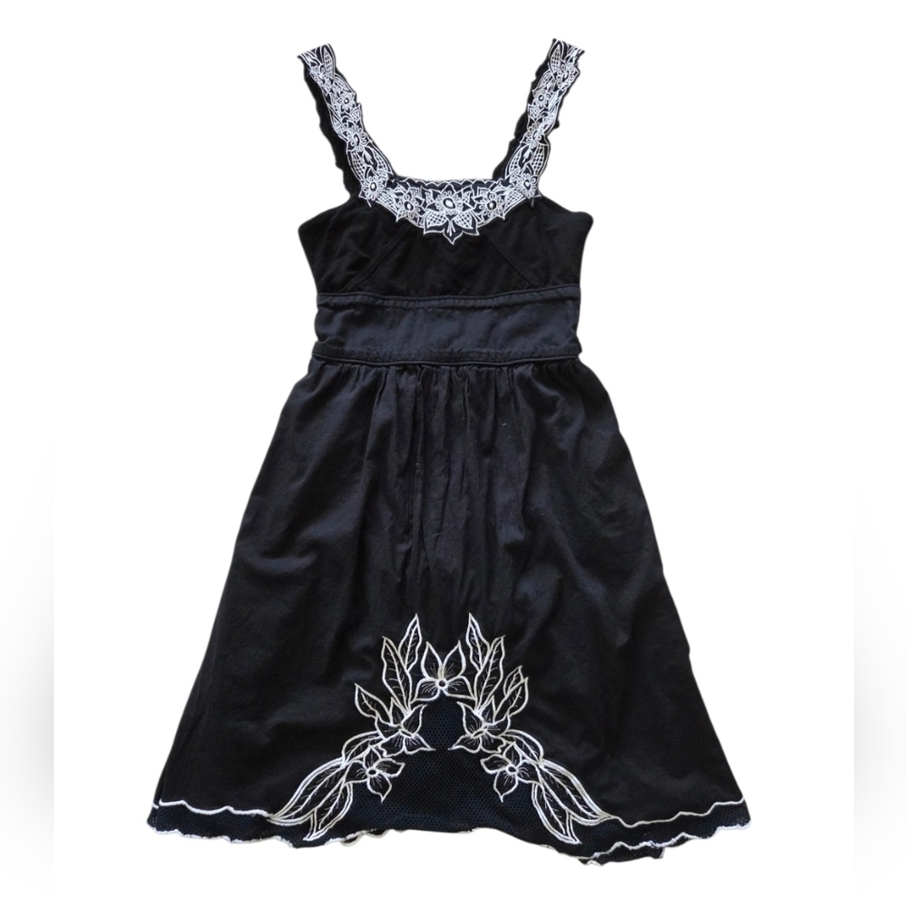 Free People La Isla Black Embroidered Dress Sz 4 Smocked Back‎ Tie Waist Boho